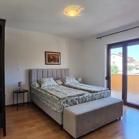 With Parking Space Novigrad - 24976 Apartman