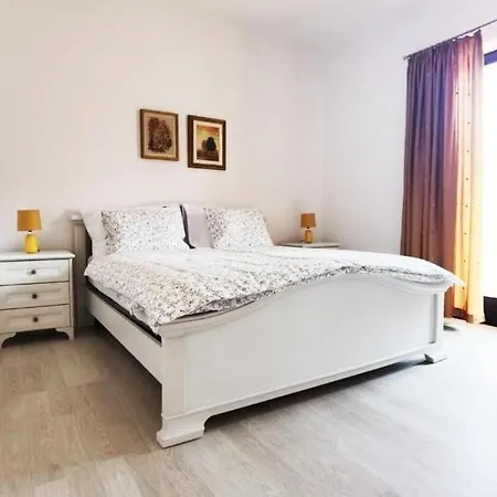 Apartment With Parking Space Novigrad - 24976 *