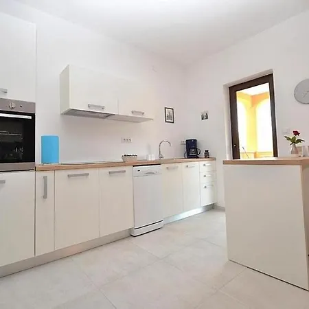 Apartment With Parking Space Novigrad - 24976 *