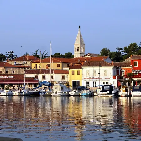 Apartment With Parking Space Novigrad - 24976 *